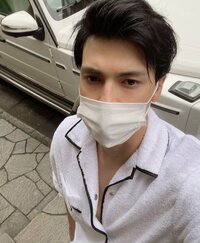 アレクサンダー『”ソファーが、、、”』