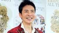 郷ひろみ(68) 母親の91歳誕生日を祝福「笑顔がそっくり」「手をつなぐ後ろ姿とってもステキ」