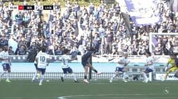 「モドリッチやん」アウトサイドキックで“針の孔”を通す芸術的ゴラッソにファン驚愕「鳥肌だわ」