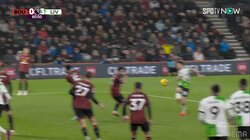 「ひとり時間差？」「そんなのありかよ」キックミスかフェイントか？奇跡の“2段シュート”炸裂の瞬間　痛恨の“蹴り損ない”を一瞬でチャンスに変えた超人的決定力が話題「やっぱり天才」