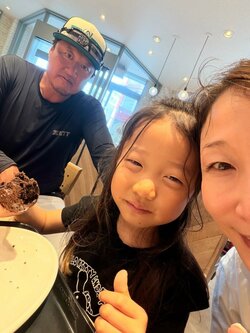 小原正子、夫・マック鈴木と長女・こうめちゃんとの家族ショット公開「楽しそうでかわいいなぁ」