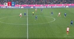 「ベッカムかよ！」「上手すぎるだろ」 35メートル級の“超絶ロングフィード”が炸裂した瞬間　ゴールだけじゃない高精度パスを放った“超万能”怪物FWケインのスーパープレー