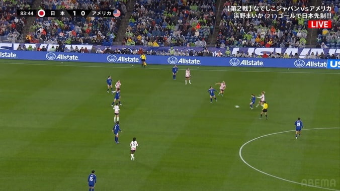 「やっぱ別格」長谷川唯、“アメリカ新旧主将”を相手に極上キープ＆パス！「うますぎ」「安定感が違う」ファン脱帽 3枚目