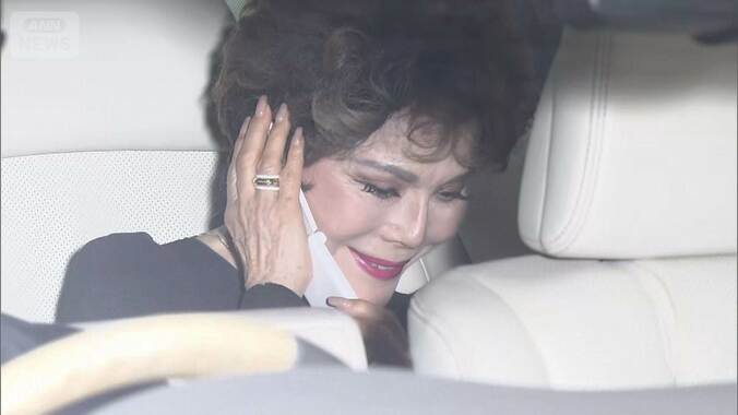 【これまでの経緯】デヴィ夫人に罰金20万円の判決　元マネージャーらへの暴行事件「不徳の致すところと反省しております」 1枚目