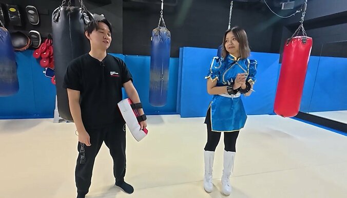 春麗コスプレに着替えた木村