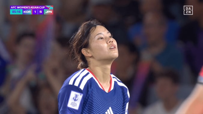 「かわいいw」「温度差すごい」なでしこ21歳の“ドヤ顔→ガッカリ顔”が大反響！松窪真心が日韓戦で幻のゴール「絵になる」【女子アジアカップ】 4枚目