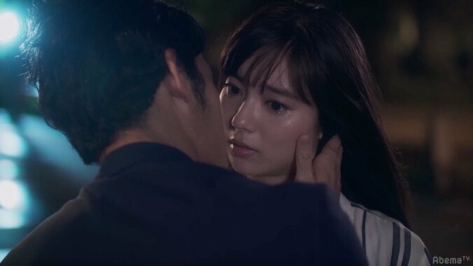 新川優愛と淵上泰史のキスシーンに反響「めっちゃスマート」「大人のキス」『星屑リベンジャーズ』#6 1枚目