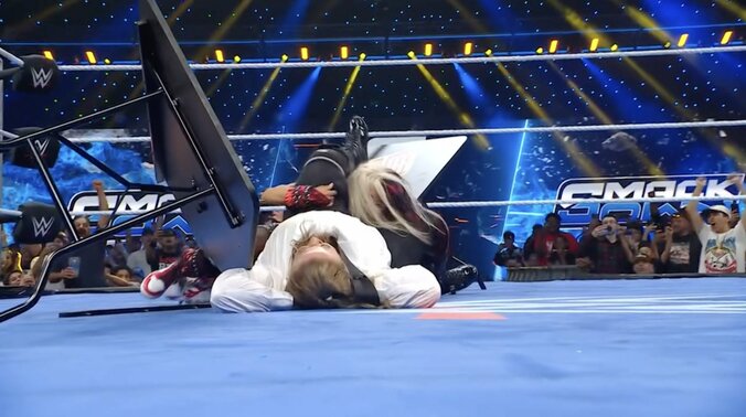 打たれたパイパーはテーブルを真っ二つにして沈んだ