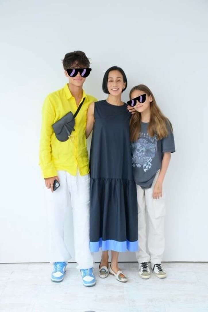 中村江里子、息子＆次女と撮影した記念写真を公開「彼の望みどおりに変身させてくれて」 