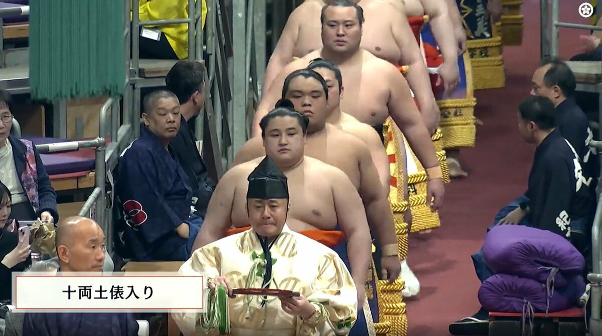 これが噂の化粧まわし」有名社長、絶好調の力士に贈呈した渾身の作が