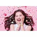 渡辺美優紀、可愛さあふれるジャケット写真を披露し「世界一可愛い」「そのままお菓子のCM出れそう」の声