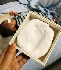 保田圭『足型とってみました』