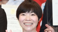 【映像】山田花子、長男の卒業式に夫婦で参加