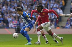 ｢完敗かなと思ってます」三笘薫を封殺した“ワン=ビサカ”がTwitterトレンド入り 6戦6勝の神ディフェンスに現地メディアも「並外れた偉業」 