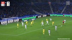 「狙ってきた」久保建英、必殺カットイン炸裂！DF2人を軽々外して3タッチで超速フィニッシュ、“タケ・ゾーン”から放った秀逸ショットの瞬間