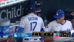 降板した大谷へ…エ軍時代から支えるコーチが見せた“気遣い” 「イーベルコーチも身体を寄せて」信頼関係を物語る一幕