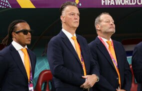 「このチームワークは強い」ファン・ハール監督もノリノリ！ ベスト8進出のオランダが「めちゃ陽気」