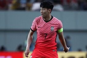 「怒ったソン・フンミンはもっと怖かった」韓国エースが日本人主審の判定に不満→怒りのFK弾に母国注目！「力ずくで抗議をした」