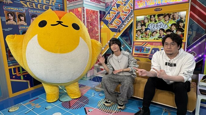 【写真・画像】小林千晃がそびーにバックハグ「本当にパニックだったんだ!」苦手なゲームの結末は… 1枚目