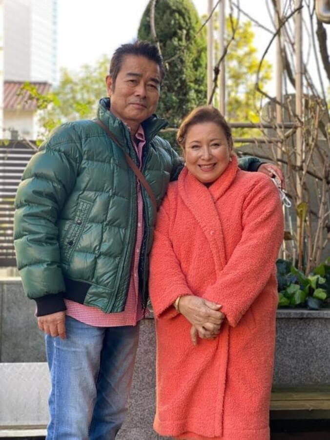  キャシー中島、夫・勝野洋と長女の墓参りへ「胸がいっぱいになります」  1枚目