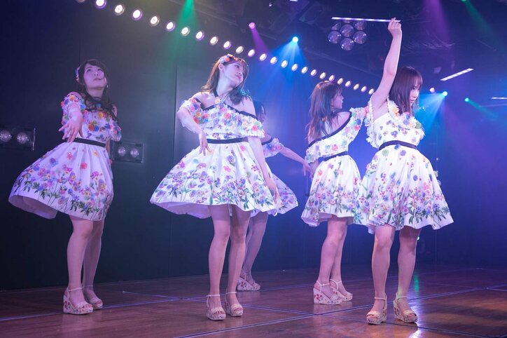 AKB48「今までで一番ハードな劇場公演」がスタート 向井地美音は東スポ記者の質問に「ブルマで滝行」を公約