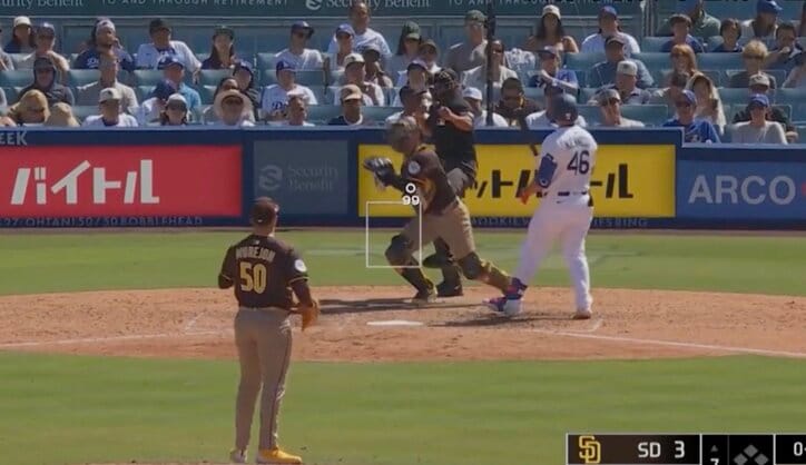 【写真・画像】球場騒然！大谷翔平、足で“まさかの展開”「リードでかいw」 ダルビッシュを揺さぶる“イライラ走塁”「この人投手だよな？」　1枚目