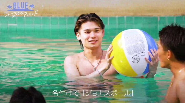 水着ギャルの“寄りかかりギュッ”にドキドキ 美男美女の2ショット風景に峯岸みなみ「全てが噛み合ってる…」