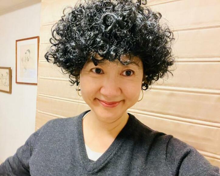  古村比呂、1度やってみたかったヘアスタイルのウィッグを着用した姿を公開「お茶目」「凄い似合ってます」の声 