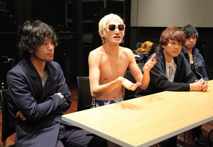 グッドモーニングアメリカ、インタビュー「新しいバンドみたいな気持ちで色んなことに挑戦している」 【メトロック2016】