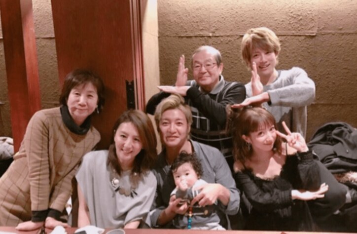 杉浦・辻夫妻に4人目？ つるの剛士らとの会食風景にドキ　