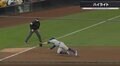 一体、何が起こった…!? 守備が上手くなってる! 観客もビックリ… ドジャースの三塁手・マンシーの奇跡の“横っ飛びスーパーキャッチ”が話題に「えっ?w」「どっちか分からん」