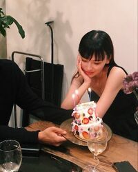 鈴木えみ、誕生日を迎えバースデーショット披露「奇跡の35歳」「女神です！！！」とファン称賛