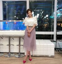 “美人気象予報士”穂川果音「長袖ブラウスが活躍」梅雨の日コーデを紹介