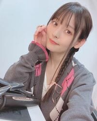 声優・上坂すみれ、キュートな秋コーデ＆おさげヘアーに「かわいすぎるではないか…！」と絶賛の声