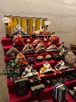 高橋真麻、自宅のひな人形について「大人4人で準備に2時間以上かかる」