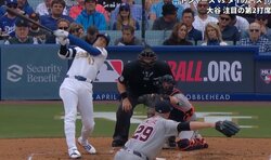 これは… 大谷翔平、とんでもないスイング「バケモンやん」「打撃はパワー」 MLB最強左腕の内角高め157キロ剛速球を強振… 球場どよめく