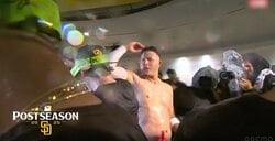 いきなり脱いでる！“暴れん坊”がとんもない大騒ぎ「怖いw」「飲ませまくる」パドレス・マチャドの姿が話題に「本当は良い人」