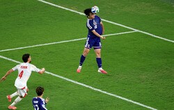 「滞空時間やばい」「普通あれ届く？」上田綺世の“怪物ジャンプ”にファン驚愕！「無理かと思いきや…」仰天ヘディング弾【W杯】