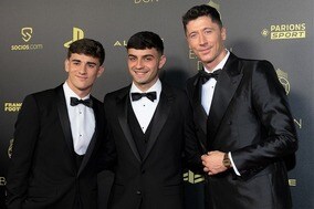 レバンドフスキが披露した“庶民派カシオ”に称賛の声！ 大の腕時計好きを襲った２か月前の悪夢も影響か