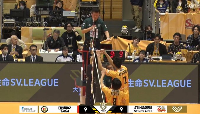 ネット際の攻防