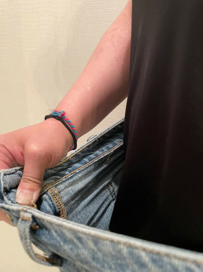  華原朋美、25kgの減量に成功しジーンズがぶかぶかな姿を公開「試しに着てみました」  1枚目