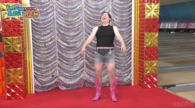 【写真・画像】霜降り・せいや、セクシー美女との“洋服生交換”で衝撃変貌 「ちょっとだけZAZY」の指摘　2枚目