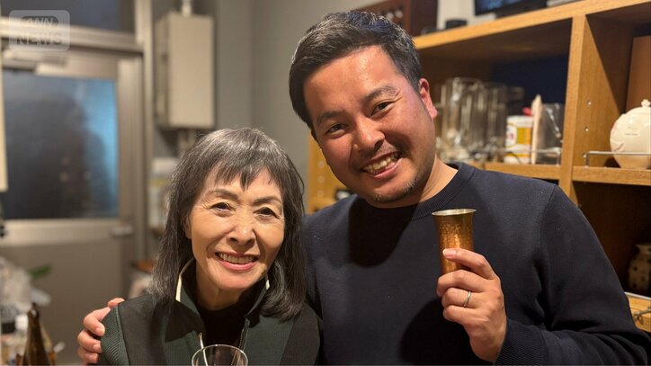 2026年3月に撮影された梅澤さんと筆者