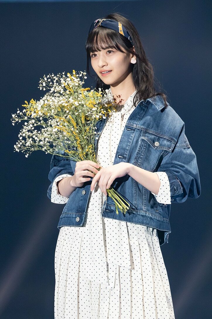 遠藤さくらが春らしい装いでキュートに微笑む＆金川紗耶がランウェイデビュー、乃木坂46がTGCに登場【画像集】