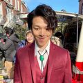 中村倫也、“変顔オフショット”に「最高です」「さすが座長」「何しても可愛い」の声