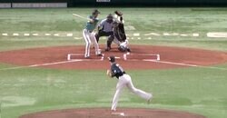 日米“怪物”対決が勃発！全米ドラ1の“超逸材”に投げ勝った 「ボールが浮き上がる」山下舜平大の超一級品の“豪速球ストレート”がエグすぎる瞬間
