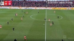 何が起きた…？ 佐野海舟の“ある動き”でバイエルンが混乱「上手すぎ」 一気に前線の“プレス突破”→絶妙ポジションで二次攻撃「レベル高っ！」