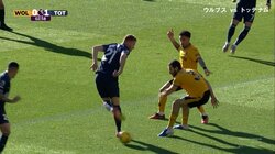 後ろにも目をつけたのか⁉  開始3分、DF2人を見事に欺く“おしゃれ過ぎ”ヒールパスがいきなり炸裂！スパーズの先制点を生み出したスウェーデン代表の美技にスタジアム騒然