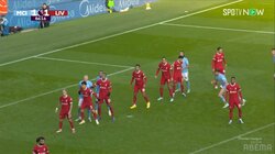 競り負けてない！怪物ハーランドvs日本代表キャプテン遠藤航の迫力満点エアバトルが勃発！試合終盤の大ピンチを凌いだ間一髪ヘディングクリアシーン