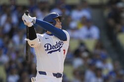 大谷翔平、3戦ぶり34号ソロ 本塁打王争いで2位に2本差、ベース踏み直すシーンも 自己最多シーズン48発ペース